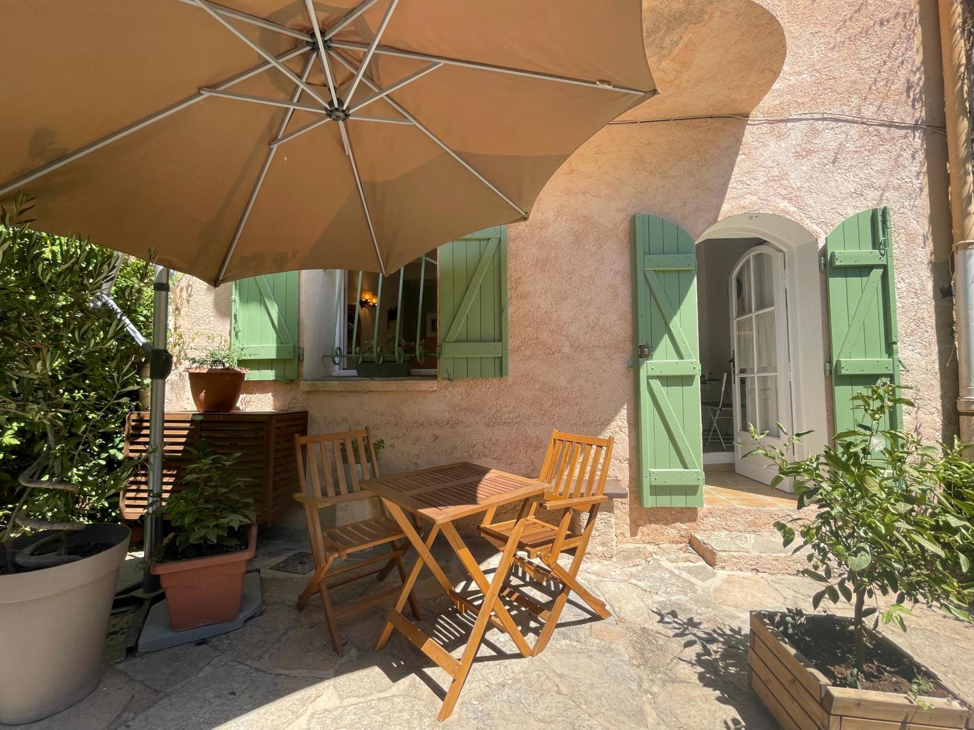 Cosy Studio - Place Du Figuier Bormes-les-Mimosas Exterior foto