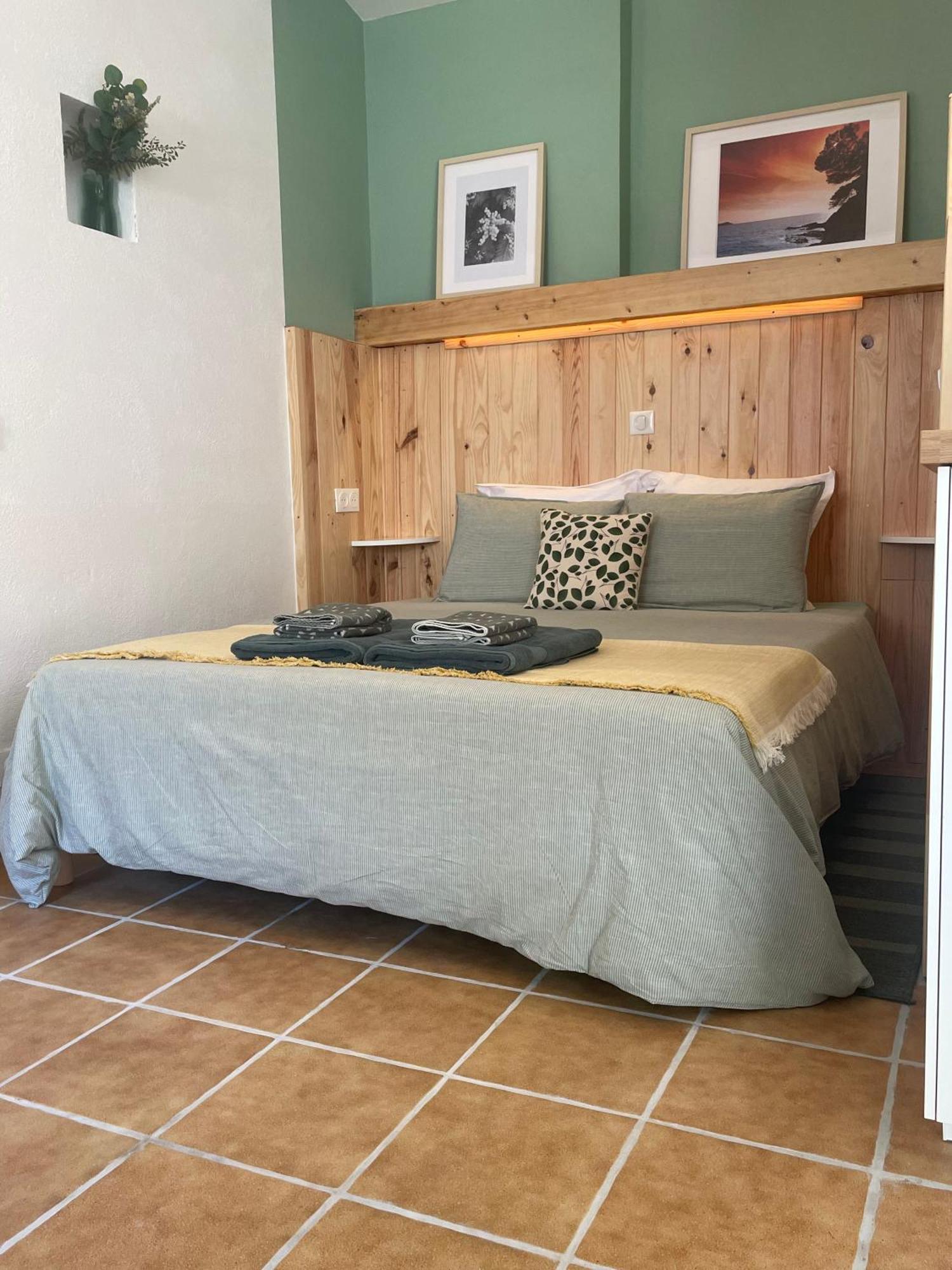 Cosy Studio - Place Du Figuier Bormes-les-Mimosas Exterior foto